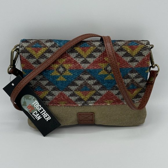NWT Paige Up-Cycled Canvas and Durrie Crossbody M-6528 by Mona B - Picture 2 of 7